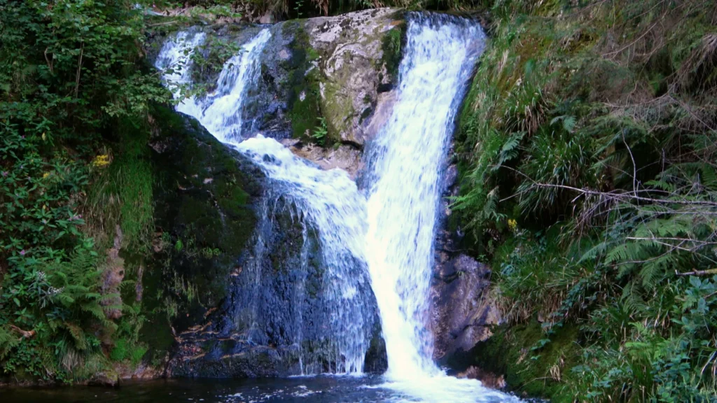 Die Allerheiligen Wasserfälle stürzen über sieben Kaskaden