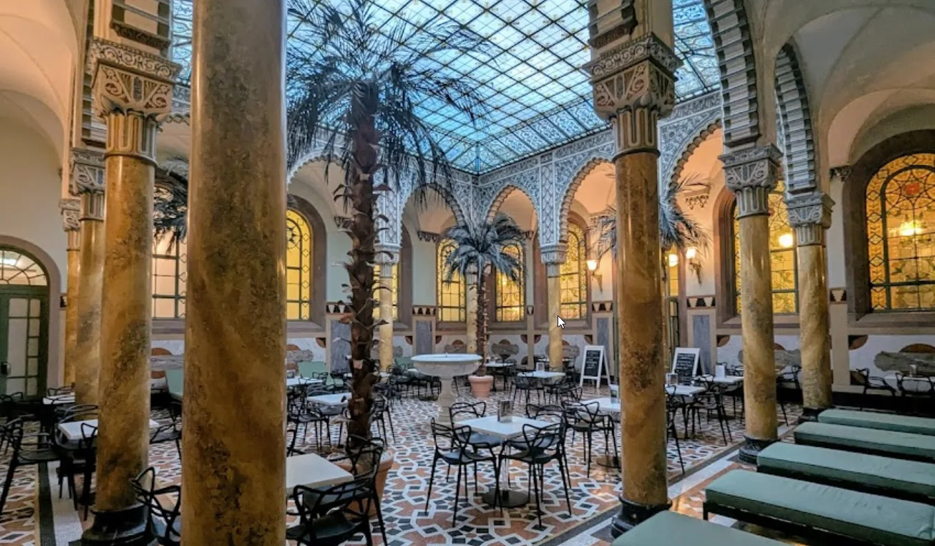 Der Palmengarten im historischen Palais Thermal
