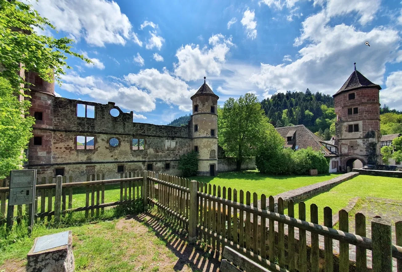Die weitläufige Klosteranlage mit ihren Türmen