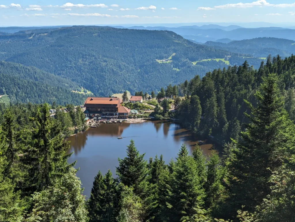 Der sagenumwobene Mummelsee an der Schwarzwaldhochstraße