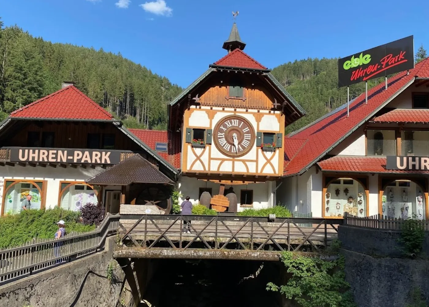 Die weltgrößte Kuckucksuhr im Eble Uhren-Park