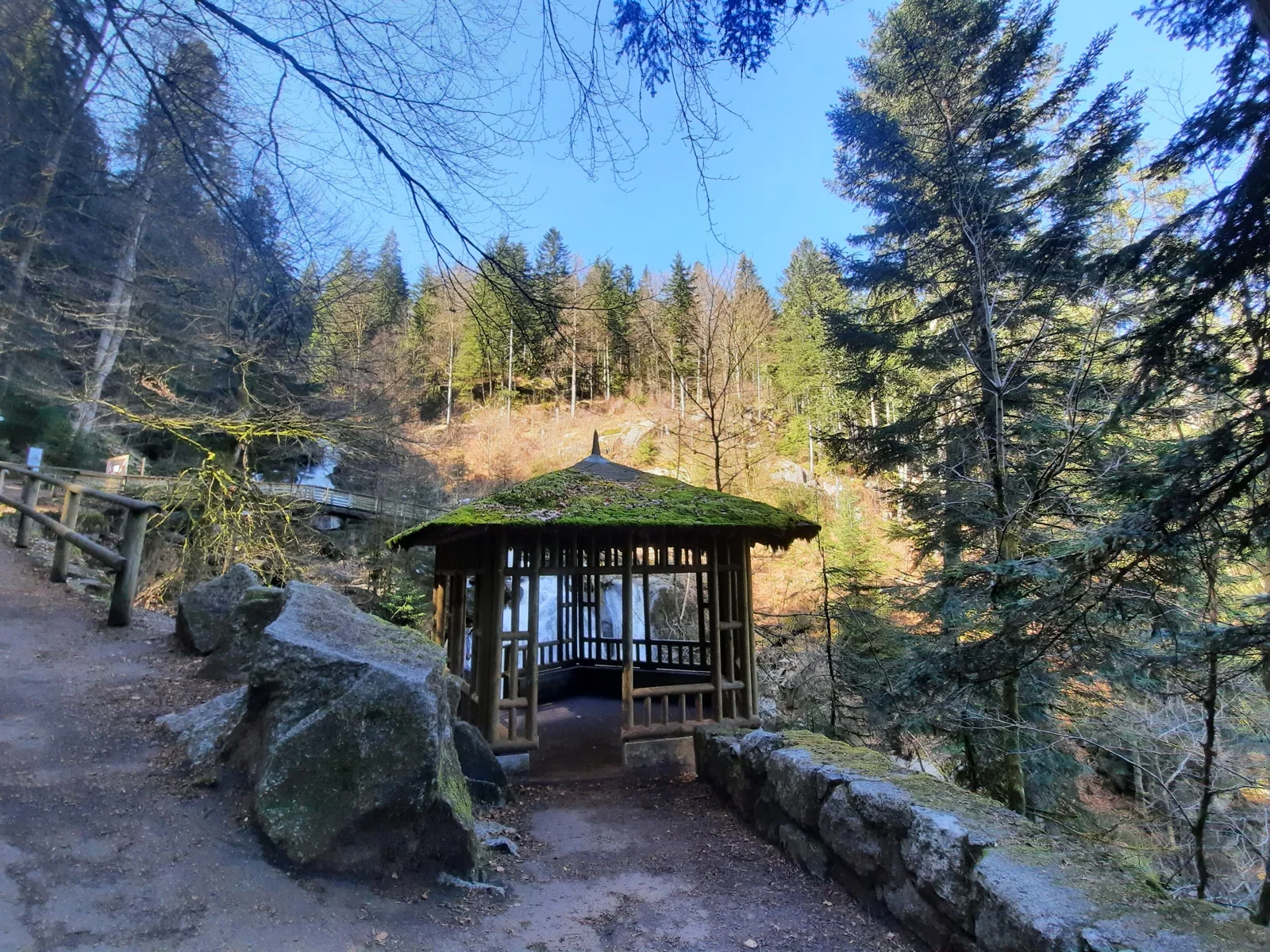 Aussichtspavillon am Weg der Triberger Wasserfälle