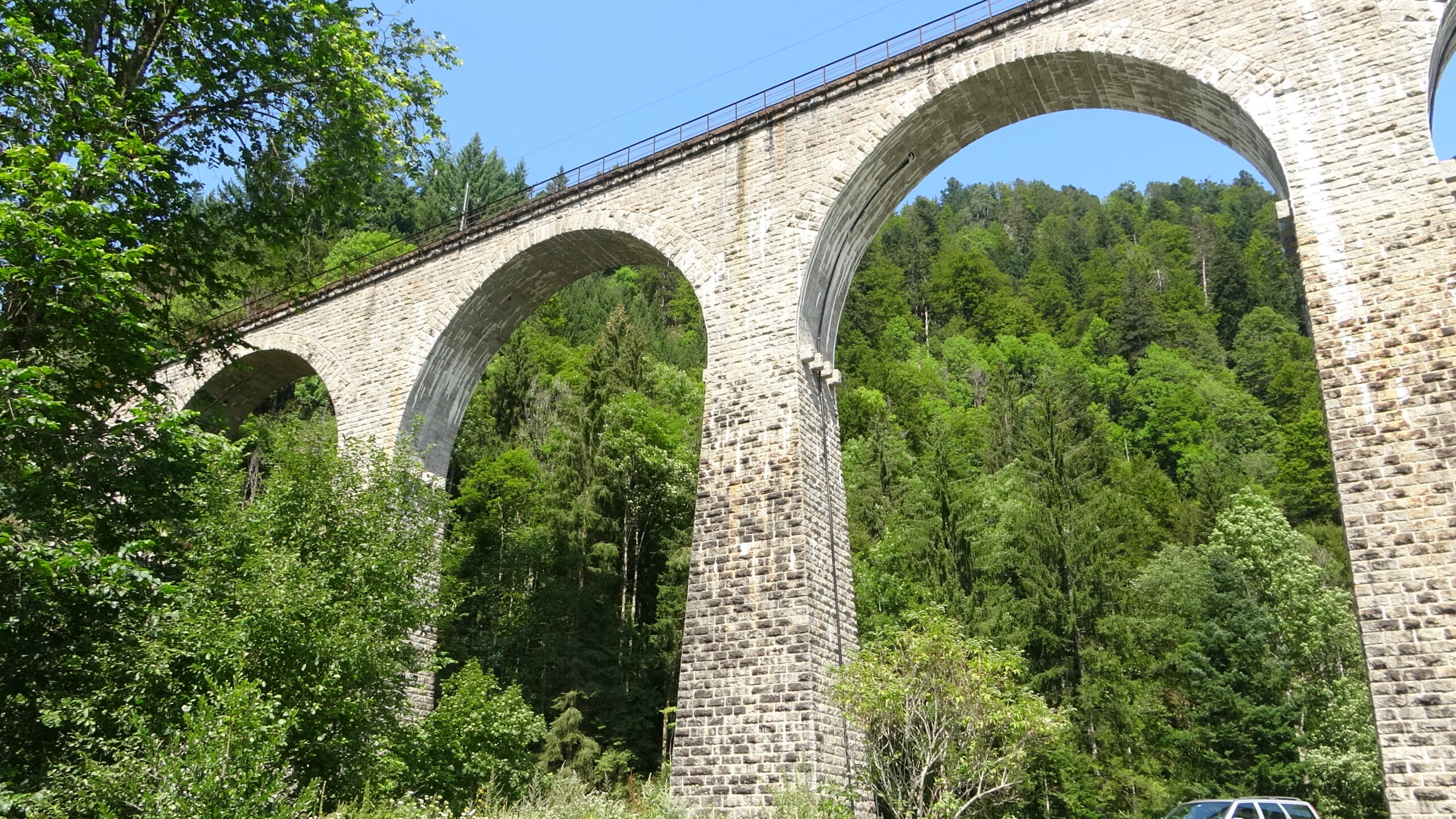 Unter dem Viadukt der Ravennaschlucht