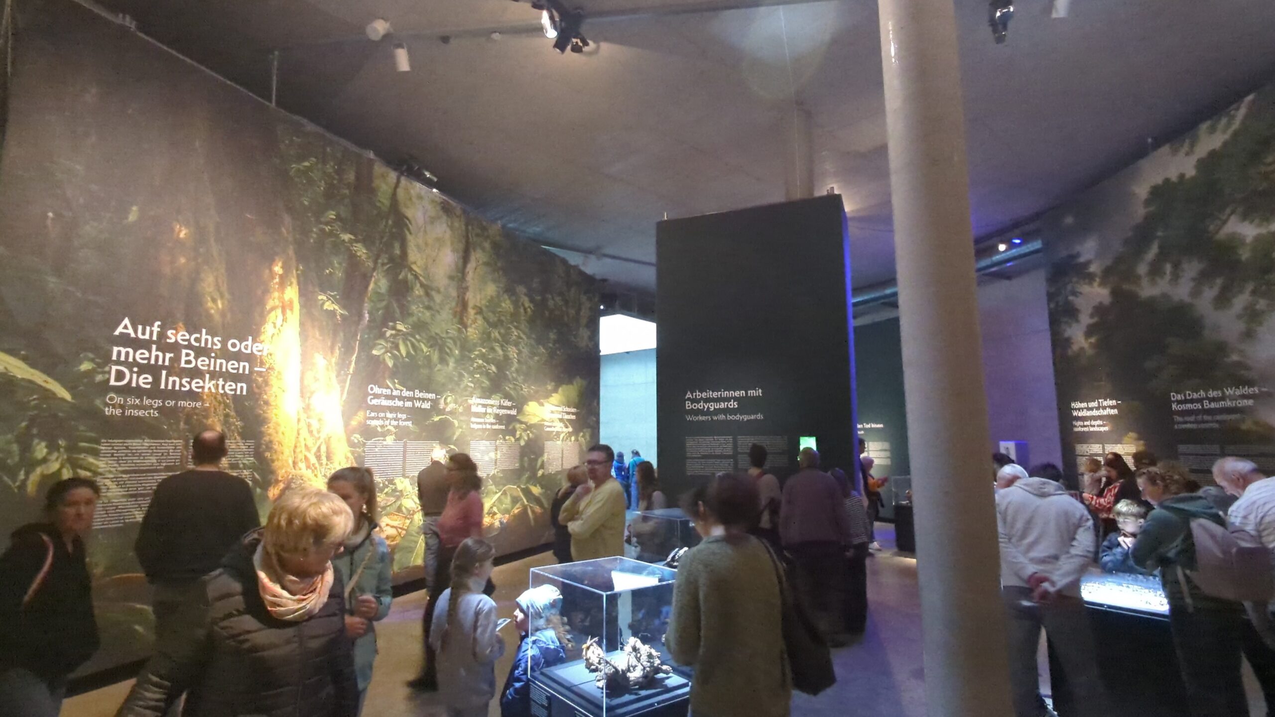 Ausstellungsbereich rund um das Panorama von Yadegar Asisi